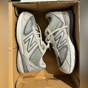 New Balance 990v5